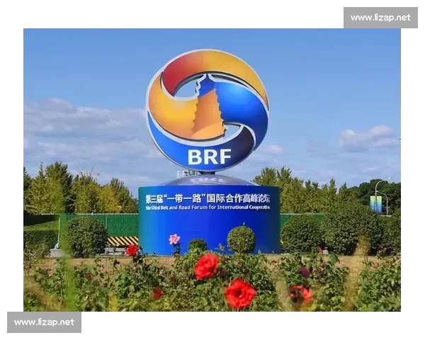 以全球合作为引擎推动共同发展与人类命运共同体建设新格局新愿景